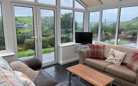 4 Bedroom Bungalow In Peaceful Countryside With Log Burner - Talar Deg, Capel Madog